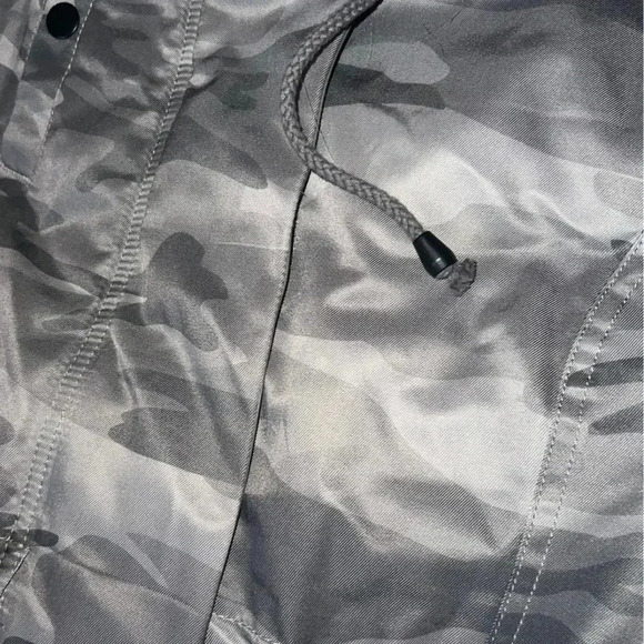 TORRID GRAY CAMO TWILL FUR LINED PARKA WINTER JACKET 00 - Picture 10 of 11